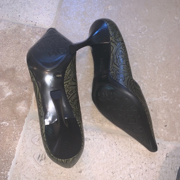NWOT BCBGirls pointy pumps - Picture 10 of 11